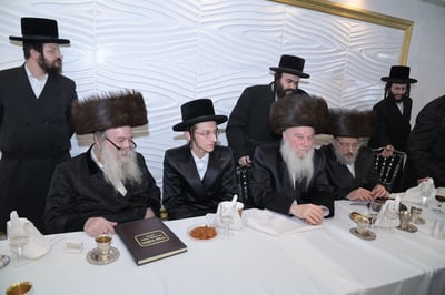 שמחת האירוסין בחצרות וואסלוי - אנטניא - קוז'ניץ