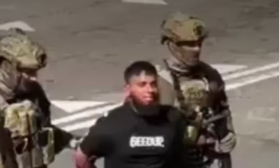 אימה באוסטרליה: חמושים "עם מראה איסלאמי" נעצרו בסמוך לזירת הטבח