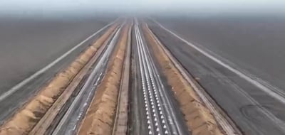 תחת אש: אוקראינה בונה קו ביצורים בקצב מטורף של 1.5 ק״מ ביום | צפו