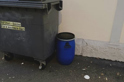 גלון הבנזין בסמוך לבית הכנסת