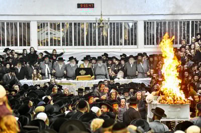 זאת חנוכה בחצה"ק תולדות אהרן