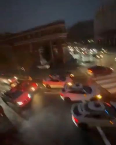 כאוס בעיר העתיד: הפסקת חשמל עצרה את כל המוניות האוטונומיות | צפו