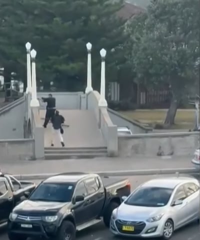 המחבלים במהלך הפיגוע