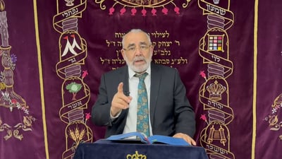 הרב שלמה זביחי בפרסית על 'ויגש' • צפו 