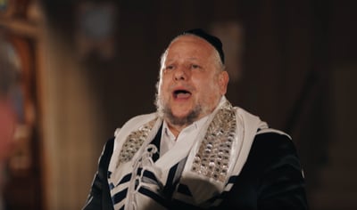 היסטורי: היצירה המרגשת חודשה בביתר עילית בניצוחו של החזן העולמי הלפגוט