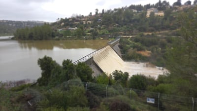 לראשונה מזה 3 שנים: סכר בית זית עלה על גדותיו