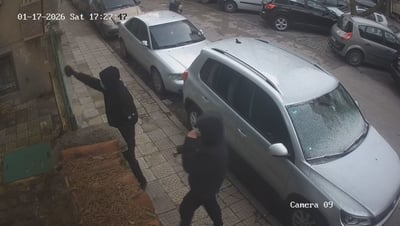 תיעוד חמור: מגיעים עם מסכות באור יום לבית הכנסת, מרססים ובורחים