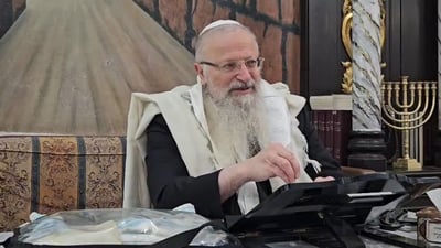 "הכדור פילח את הגלימה – והצדיק לא שמע": הגר"ש אליהו בחשיפה נדירה על הבאבא סאלי זצ"ל