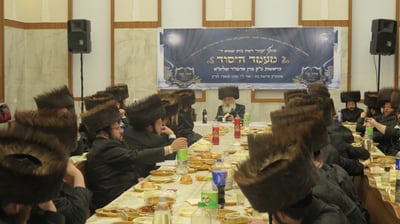 האדמו"ר מדושינסקיא במעמד יסוד הכולל בבית שמש