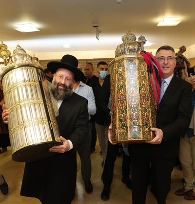 טקס קביעת מזוזה ופתיחת בית הכנסת הקבע של משרד החוץ