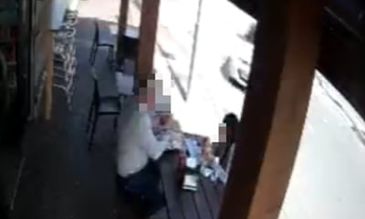 הסועדים - רגע לפני ההתנגשות