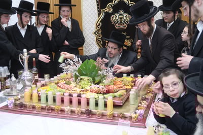 חמשה עשר בשבט בחצה"ק בוסטון ביתר