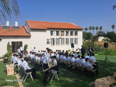 ט"ו בשבט בישיבת “דרכי איש” במושב תירוש