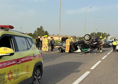החייאה על ילד בן 5 שנפצע אנושות בתאונת שרשרת; רכבים התהפכו