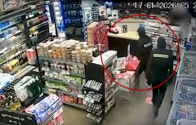 צפו: נכנסים לחנות אחרי פריצה לדירה בטבריה - וזה מה שמחפשים