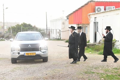 האדמו"ר משומרי אמונים בביקור בעמנואל