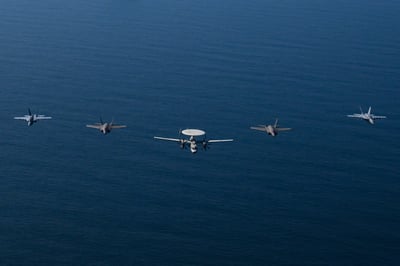 מטוסי צבא ארה"ב בגיחה באזור