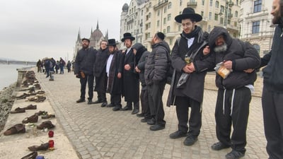 ישיבת אהובים מלונדון בטיול בהונגריה