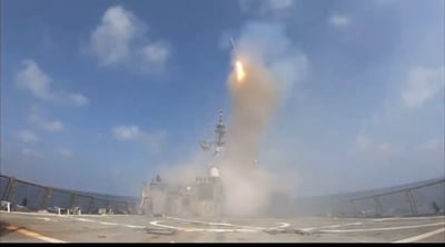 תיעוד דרמטי: מטוסי הקרב של ארה"ב ממריאים מנושאת מטוסים לעבר איראן