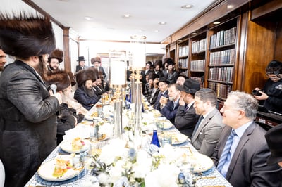 שמחת השבע ברכות בביתו של האדמו''ר ממונקאטש 