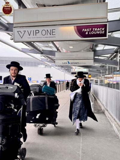 האדמו"ר ממעז'בוז בדרכו חזרה לארץ