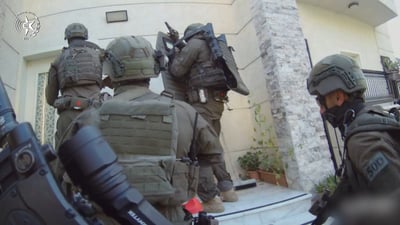 תיעוד דרמטי | בהכוונת שב"כ: המסתערבים עוצרים חשודים בעבירות ביטחוניות 