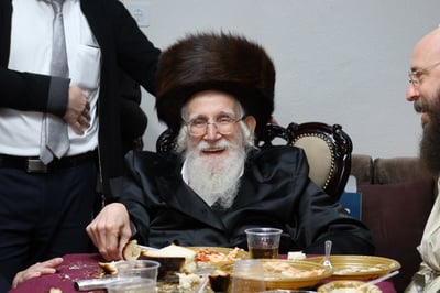 פורים של התעלות: כשמנהיג 'בני תורה' חבש לראשו את ה'עטרה' החסידית • תיעוד מיוחד