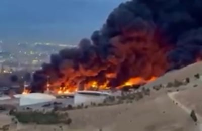 טהרן בוערת: עשרות בונקרים של הבסיג' ומשמרות המהפכה הופצצו | צפו