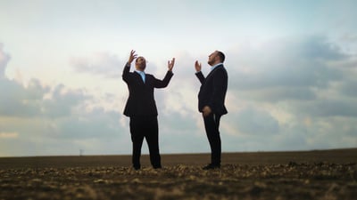 יידל ורדיגר ויצחק בן ארזה בקליפ חדש ללהיט: "ממעמקים"