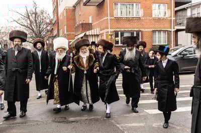 פורים בחצה"ק באבוב