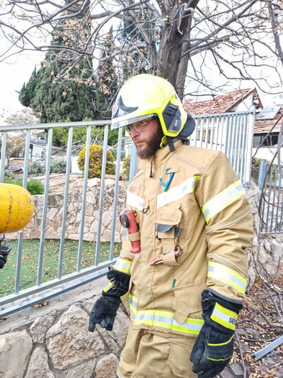 לוחם אש חרדי בבית שמש