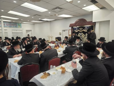 האדמו"ר מויז'ניץ מונטריאול בהילולת דודו זי"ע