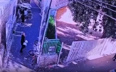 תיעוד דרמטי: בחור חסידי הסתכל על היירוטים בירושלים וכמעט חטף רסיס