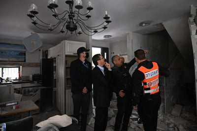 ביקור נשיא המדינה בזירת הנפילה בראשון לציון