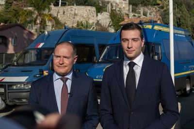 לגרי, משמאל