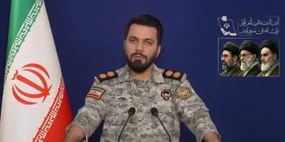 איראן לועגת לטראמפ: "הוא הגיע למצב שהוא מנהל משא ומתן עם עצמו"