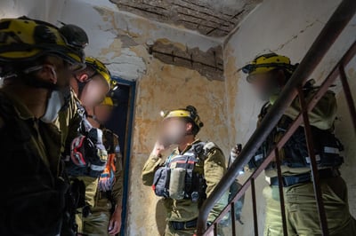 כוחות פיקוד העורף בזירת הנפילה בתל אביב