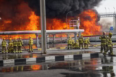שריפת ענק בכווית: שדה התעופה בוער שלושה ימים ברצף