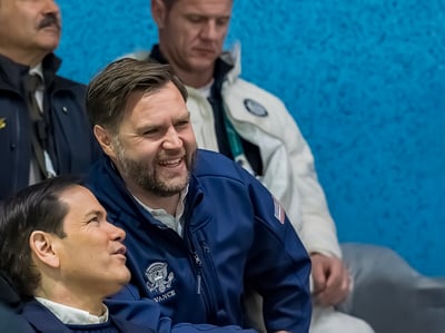 ואנס ורוביו ראש בראש