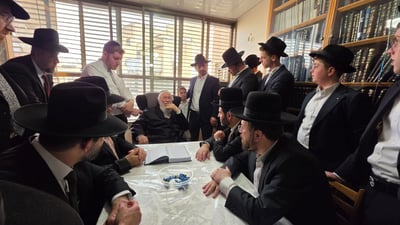 נציגי דגל התורה אצל הגר"י זילברשטיין