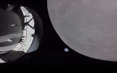 החללית, הירח - והנקודה הקטנה: כדור הארץ