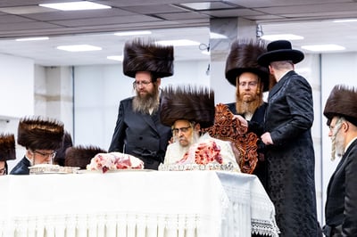 מעמד הפייסות ומסירת מתנות כהונה בסאטמר