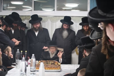 האדמו"ר מפינסק קרלין בביקור בבית שמש