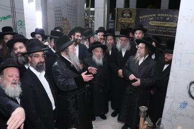 מעמד יציקת הבורות בקוזמיר 