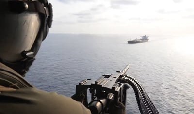 "נעצור אתכם בכוח": ארה"ב חושפת את מספר הספינות שנחסמו עד כה במצר | צפו