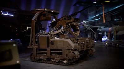 תמונה של רכב קרקעי בלתי מאויש אוקראיני שצולמה במהלך יום יצרני הנשק באוקראינה. 