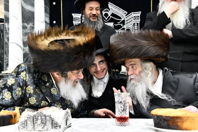 שמחת האירוסין בקרעטשניף י-ם - קומרנא