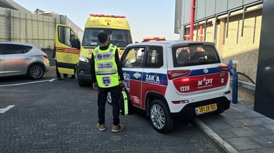 רכבי החירום בזירה