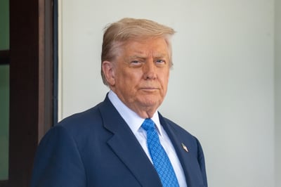 טראמפ מציב תנאי סף לאיראן: "בלעדיו לא תהיה עסקה לעולם"