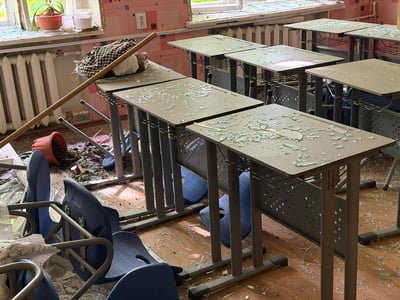 "הפיצוץ האדיר הרעיד את כל הרחוב": הרס רב בבית הספר היהודי